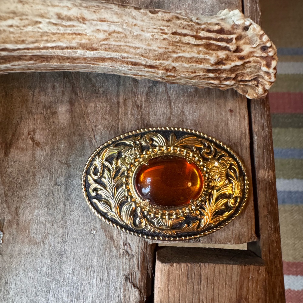 Western Scroll Belt Buckle with Amber-Color Cabochon | Gold Tone Oval